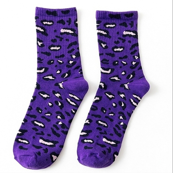 2 pack pair of leopard print medium thickness socks, purple & beige. - Picture 2 of 9